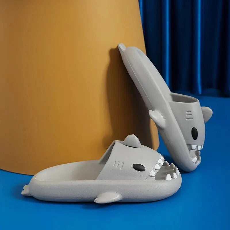 Roztomilé žraločie papuče Platforma Ženy Muži Vnútorná kúpeľňa Oblakové šmykľavky Páry Letné Mäkké Eva Dámske Mužské Plážové žabky