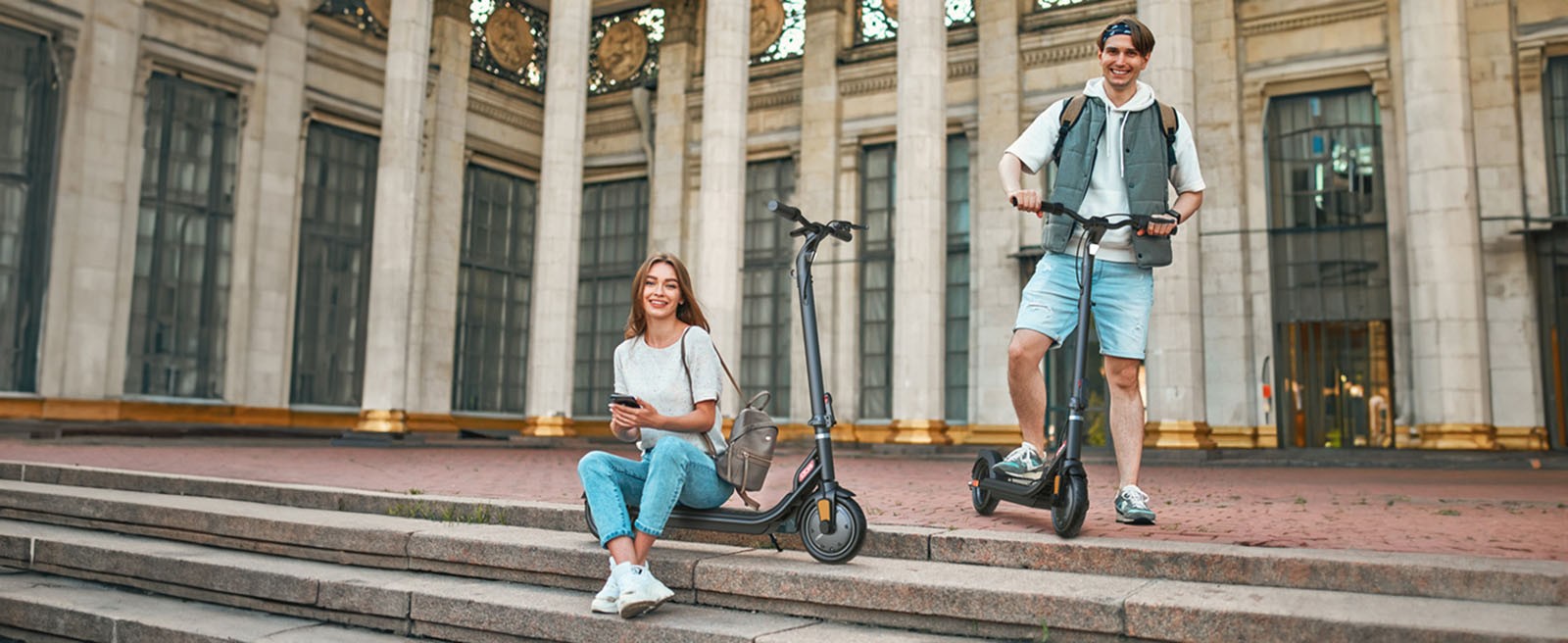 Elektrokolobežka Atomi E20, 8,5 palcové nafukovacie kolesá, 250W motor (maximálny výkon 500W), 36V 7,5Ah batéria, dojazd 30 km, dvojité brzdy, nosnosť 120 kg.
