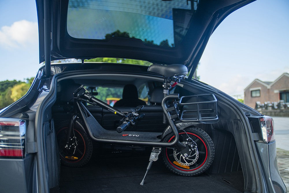 DYU C4 skladací elektrický skúter, 250W motor, 36V 10AH batéria, 14 palcové pneumatiky, maximálna rýchlosť 25 km/h, dojazd 42 km, predné a zadné kotúčové brzdy.