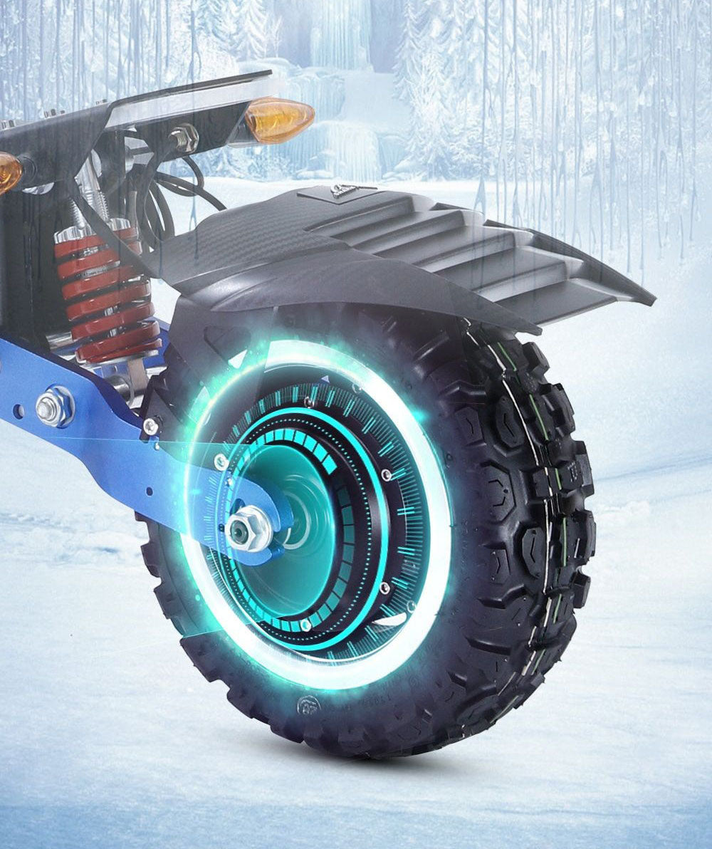 Elektromobilný skúter Halo Knight T108 Pro, 11'' terénne pneumatiky, 2x 3000W motory, max. rýchlosť 95 km/h, 60V 38,4Ah batéria, dojazd 80 km, max. zaťaženie 200 kg, predné a zadné smerové svetlá, vodotesnosť IPX4, dvojité hydraulické brzdy, elektrická brzda.