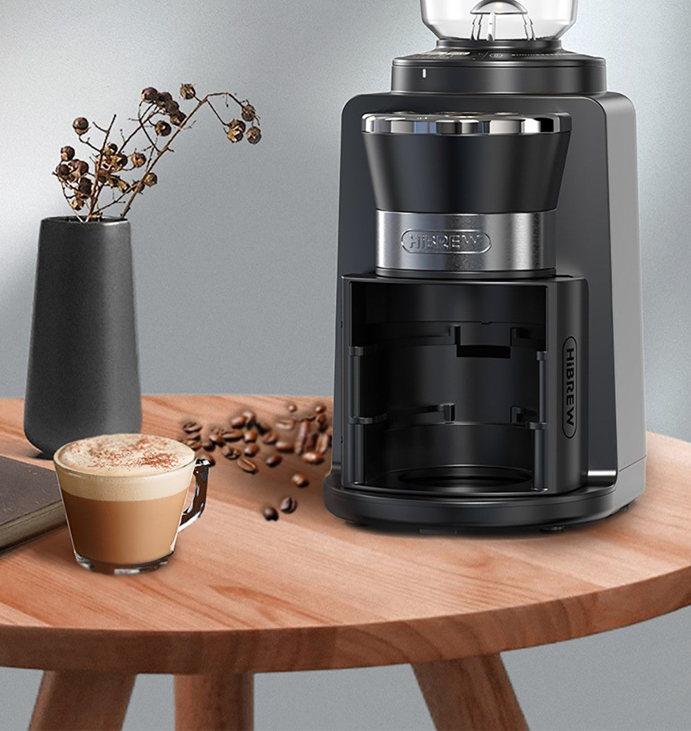 Kávovar HiBREW G3A, 40mm kužeľové mlecí kamene, vzduchový fúkač, 31 stupňová stupnica, pamäťová a antistatická funkcia, manuálny a automatický režim, vizuálny ukazovateľ zásobníka zrna, béžová farba.