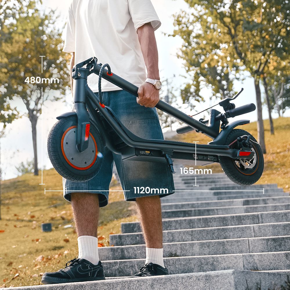 Elektromobilný skúter iScooter i9M, 500W motor, 42V 7,5Ah batéria, 10-palcové pneumatiky, maximálna rýchlosť 35 km/h, dojazd 30 km, predná elektronická brzda a zadná kotúčová brzda, ovládanie cez aplikáciu, LCD displej.