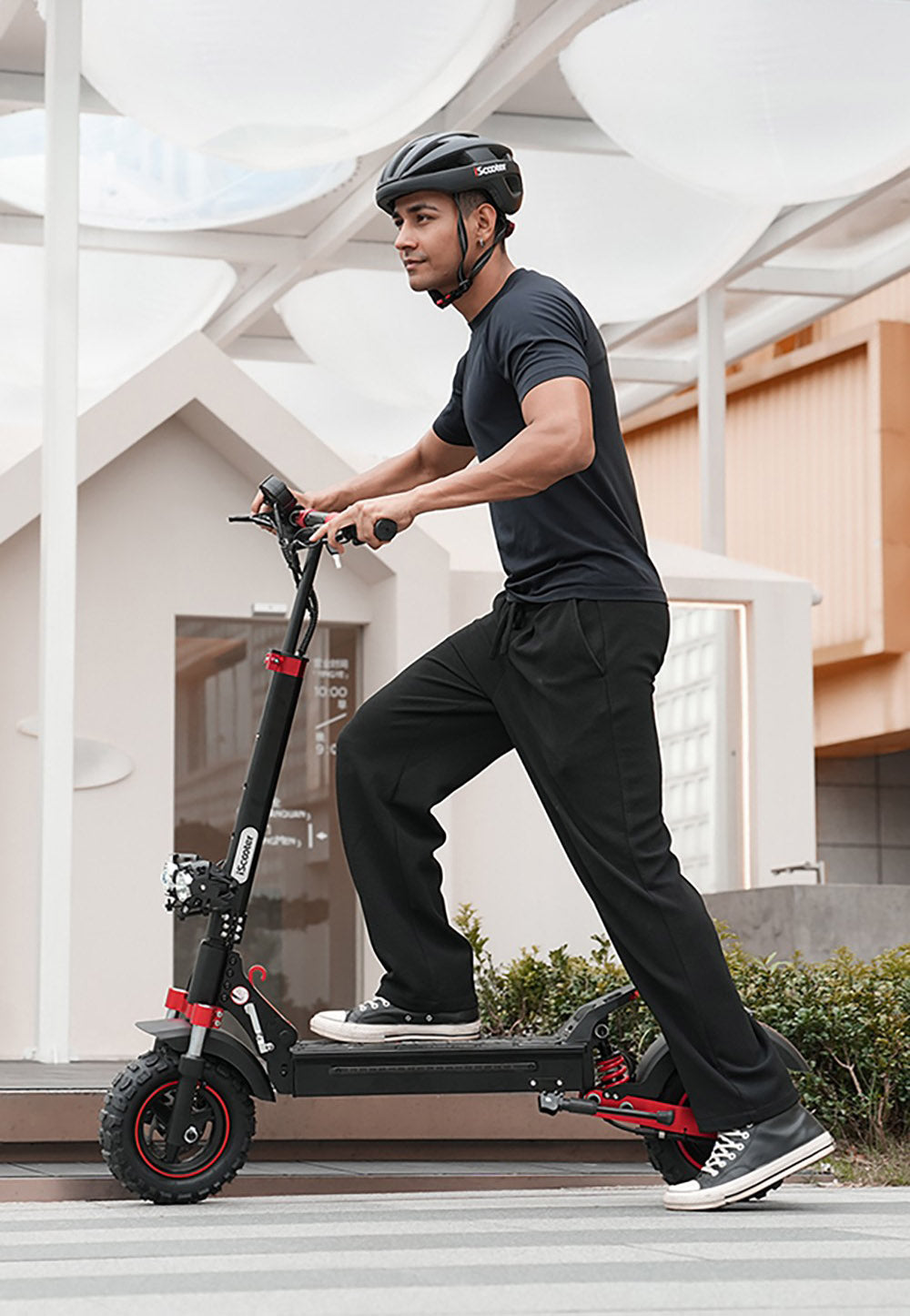 Elektromobilný skúter iScooter iX5S, 1000W motor, 48V 15Ah batéria, 10-palcové kolesá, maximálna rýchlosť 25 km/h, dojazd 65 km, dvojité kotúčové brzdy, predné a zadné tlmiče