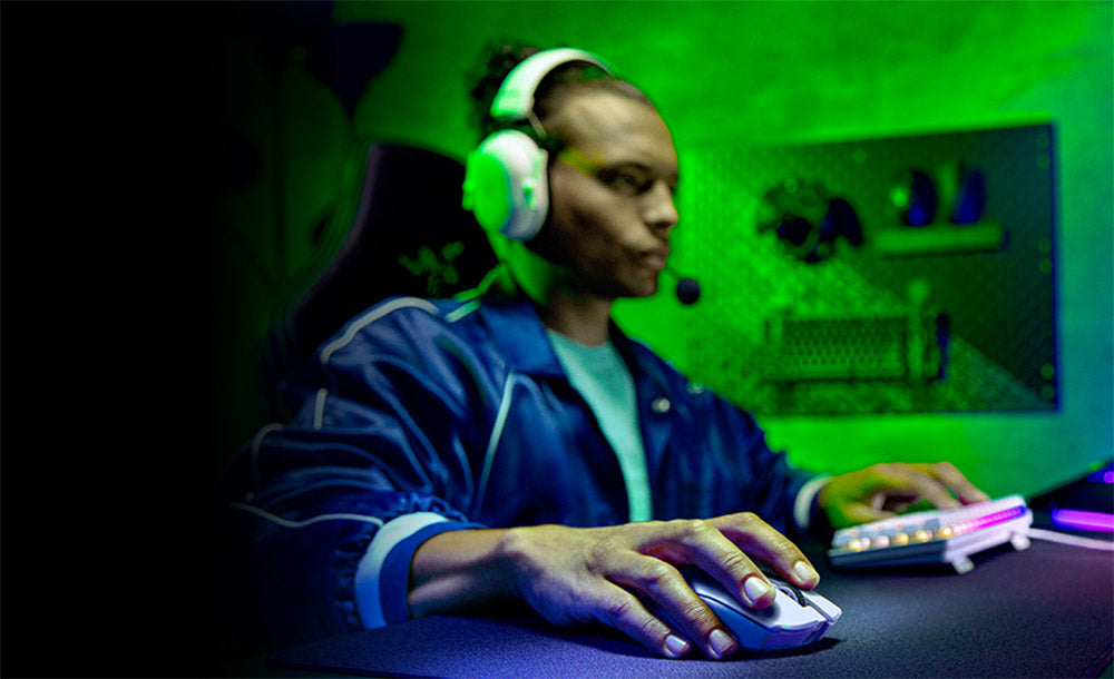 Bezdrôtová herná myš Razer Viper V2 Pro, 58g ultralehká, 30K DPI optický senzor, 90 hodín výdrž batérie – biela